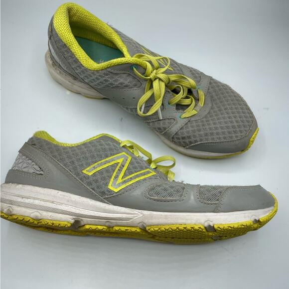 New Balance Grey & Yellow Running Shoes Sneakers 10 - Picture 1 of 9